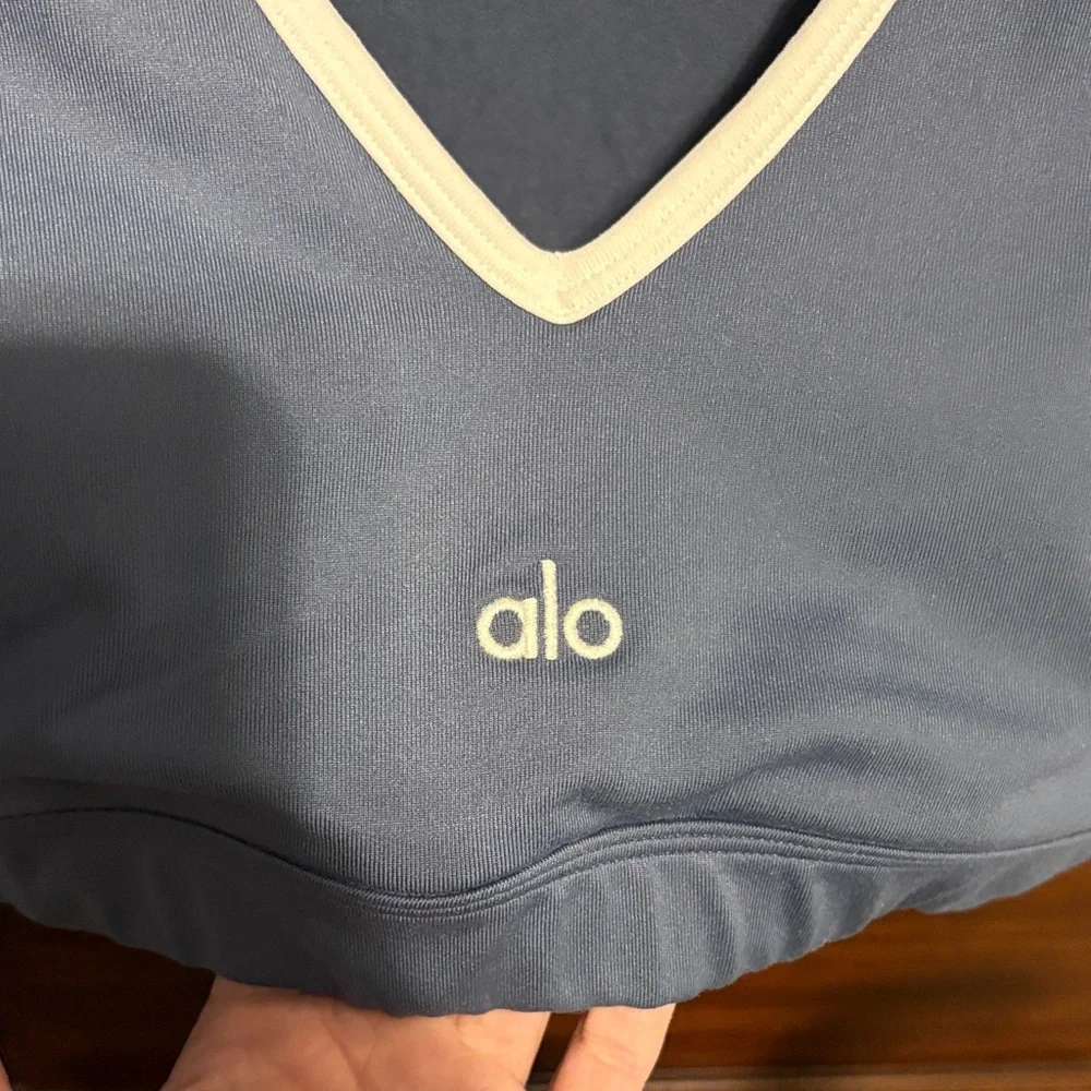 ALO Yoga Bluestone V Neck Crop Top - Picture 3 of 4